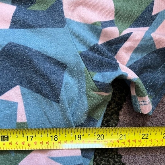 The Rail All Over Geometric Print Blue Green Pink V-Neck T-Shirt size XL - Picture 4 of 5